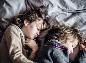 sleep brothers - annie-spratt-pQ29Y-o_wPU-unsplash.jpg